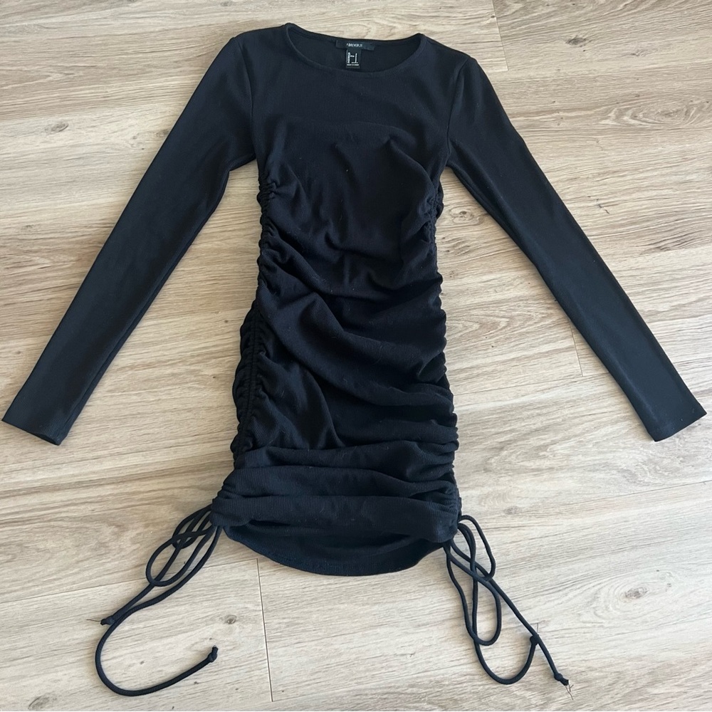 It is from forever 21, size S and skinny.